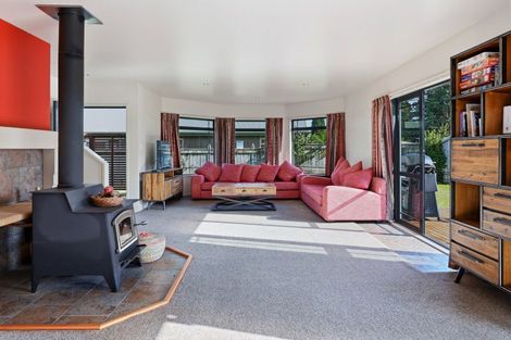 Photo of property in 137 Kenrigg Road West, Kinloch, Taupo, 3377