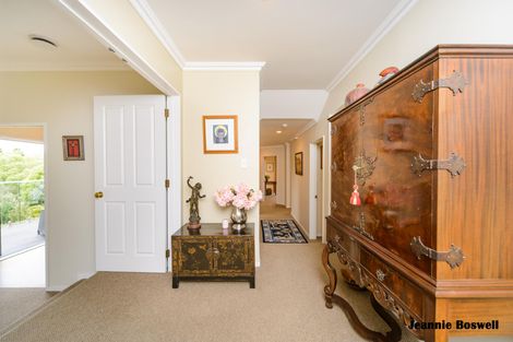 Photo of property in 22 Greenwood Place, Fitzherbert, Palmerston North, 4410