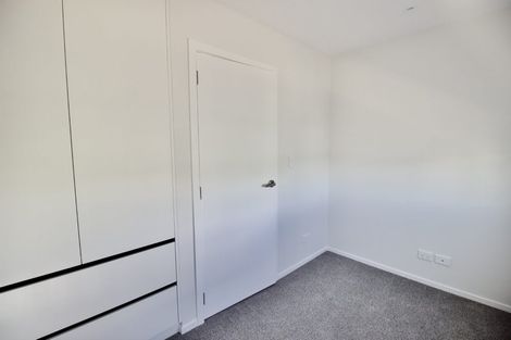 Photo of property in 2/94 Target Road, Totara Vale, Auckland, 0629