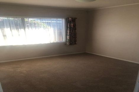 Photo of property in 1420 Whangaparaoa Road, Army Bay, Whangaparaoa, 0930