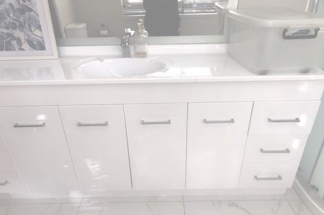 Photo of property in 24a East Coast Road, Milford, Auckland, 0620