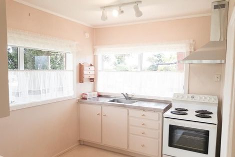 Photo of property in 1/242 Onewa Road, Birkenhead, Auckland, 0626