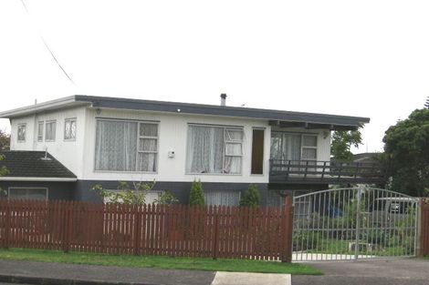 Photo of property in 54 Colwill Road, Massey, Auckland, 0614