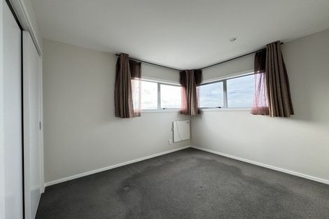Photo of property in 61 Tamworth Crescent, Newlands, Wellington, 6037