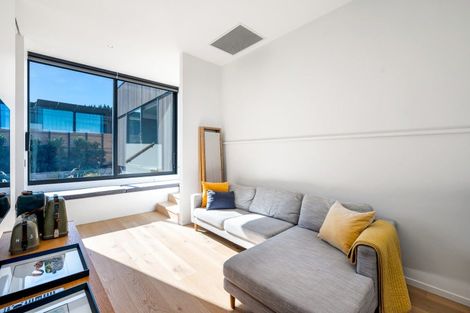 Photo of property in 6 Akitu Rise, Wanaka, 9305