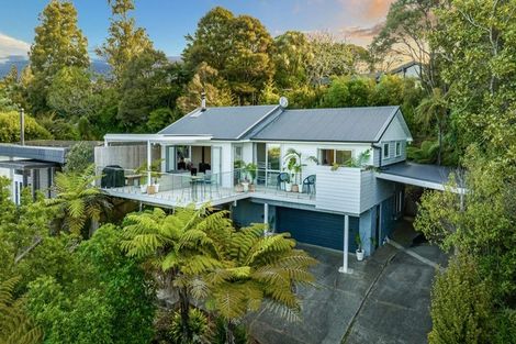 Photo of property in 20 Raroa Terrace, Waiatarua, Auckland, 0604