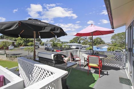 Photo of property in 10 Valencia Place, Manurewa, Auckland, 2102