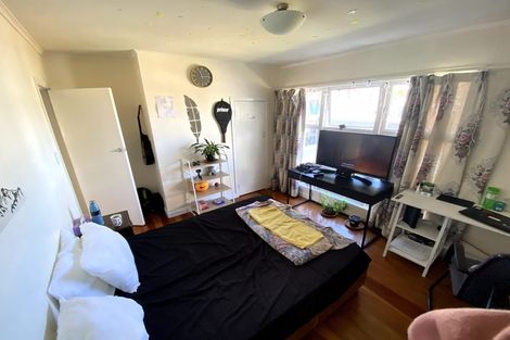 Photo of property in 15 Karamu Street, Te Atatu Peninsula, Auckland, 0610
