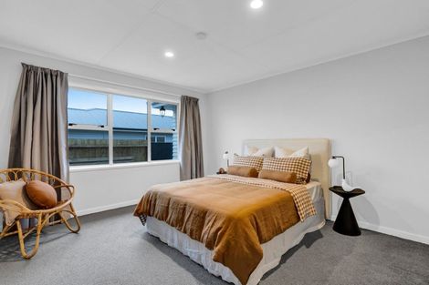 Photo of property in 93 Govett Avenue, Frankleigh Park, New Plymouth, 4310