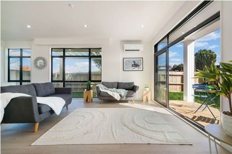 Photo of property in 14b York Road, Papatoetoe, Auckland, 2104