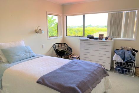 Photo of property in 16 Oliver Twist Avenue, Mellons Bay, Auckland, 2014