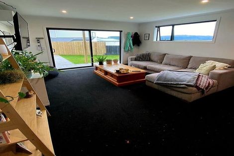 Photo of property in 11 Havana Rise, Grenada Village, Wellington, 6037