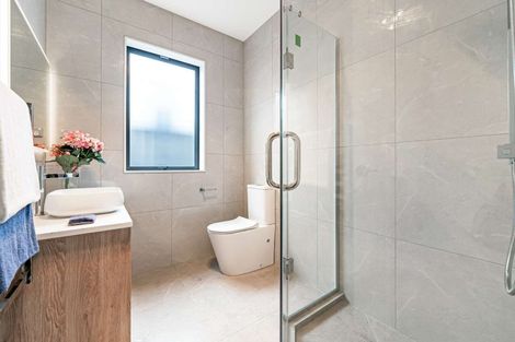 Photo of property in 5 Seagreen Avenue, Rosehill, Papakura, 2113