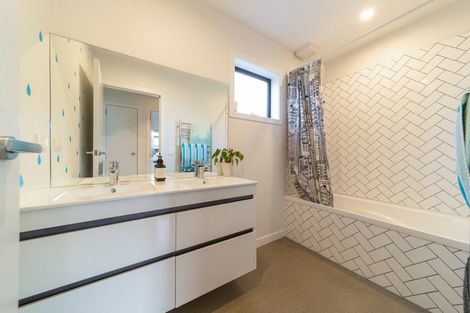 Photo of property in 11 Glenfiddich Road, Jacks Point, Queenstown, 9371