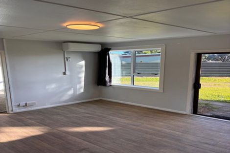 Photo of property in 38b Rangiora Street, Castlecliff, Whanganui, 4501