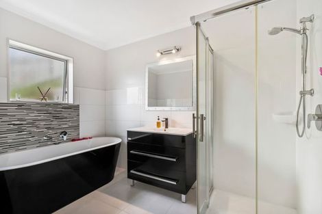 Photo of property in 44 Cape Vista Crescent, Pukekohe, 2120