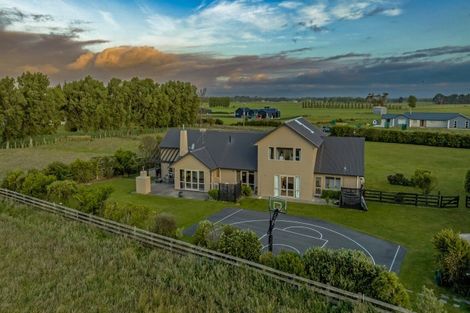 Photo of property in 72 Aranui Road, Kairanga, Palmerston North, 4475