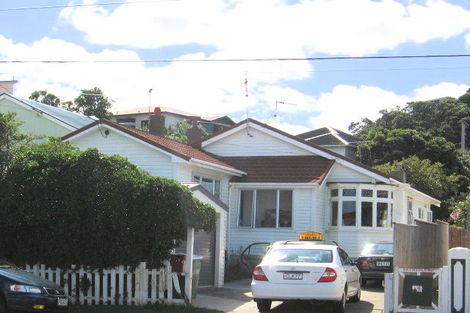 Photo of property in 17 Caledonia Street, Miramar, Wellington, 6022