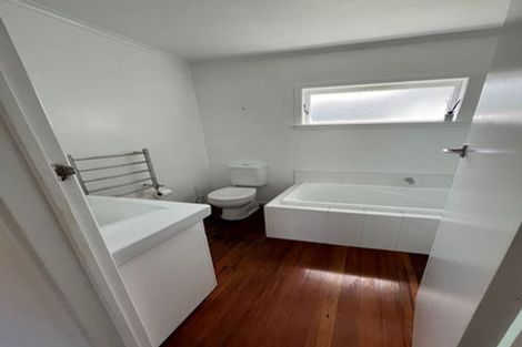 Photo of property in 1/24 Lancaster Road, Beach Haven, Auckland, 0626