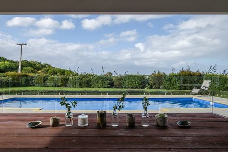 Photo of property in 58 Scarlys Way, Okitu, Gisborne, 4010