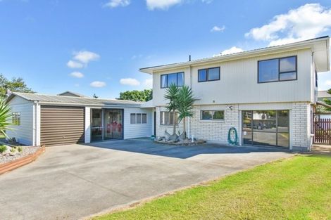 Photo of property in 21 Taihiki Road, Clarks Beach, 2122