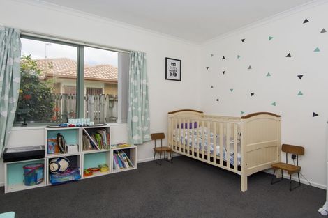 Photo of property in 17 Lavender Place, Papamoa Beach, Papamoa, 3118