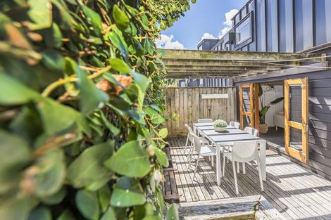 Photo of property in 70f Majoribanks Street, Mount Victoria, Wellington, 6011