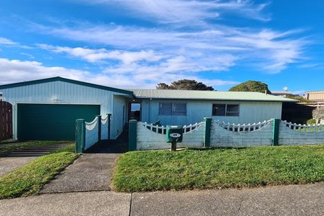 Photo of property in 48 Baylands Drive, Newlands, Wellington, 6037