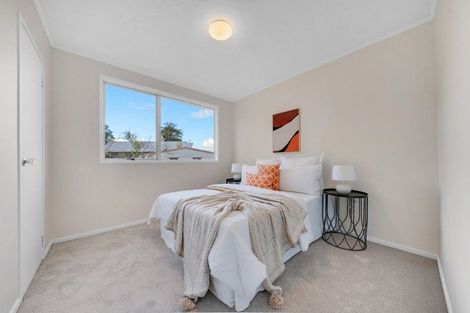 Photo of property in 54 Pukeroa Place, Papakura, 2110