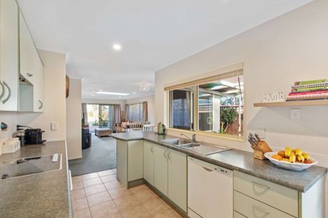 Photo of property in 37 Roys Road, Weymouth, Auckland, 2103