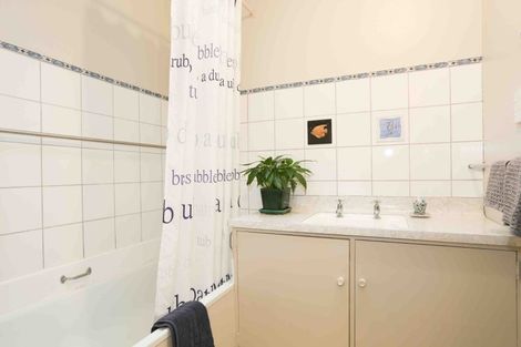 Photo of property in 602 Avenue Road West, Saint Leonards, Hastings, 4120