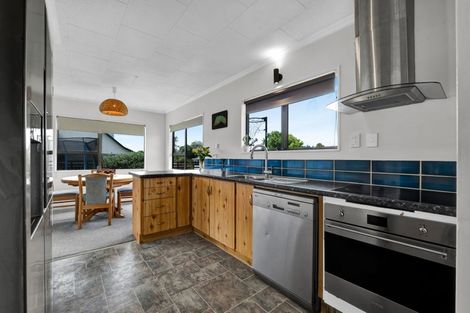 Photo of property in 28 Kowhai Street, Inglewood, 4330