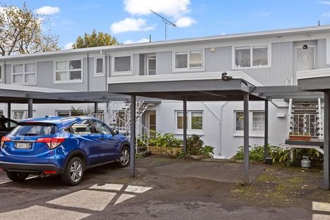 Photo of property in 2/133 Shakespeare Road, Milford, Auckland, 0620
