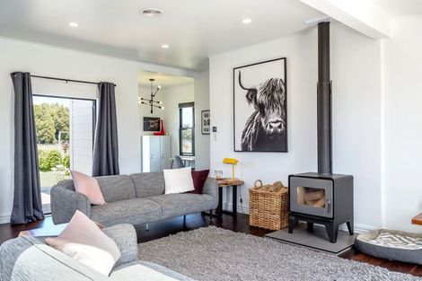 Photo of property in 32 Otawa Drive, West Taratahi, Masterton, 5887