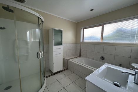 Photo of property in 10 Markham Place, Bucklands Beach, Auckland, 2012