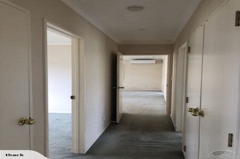 Photo of property in 3 Naul Place, East Tamaki Heights, Auckland, 2016