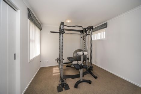 Photo of property in 15 Lorenzo Place, Kelvin Grove, Palmerston North, 4414