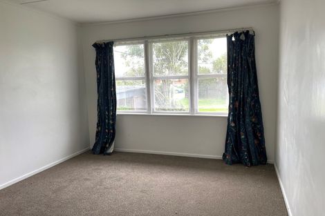 Photo of property in 194 Chivalry Road, Glenfield, Auckland, 0629