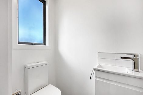 Photo of property in 2 Ngae Place, Mangere East, Auckland, 2024