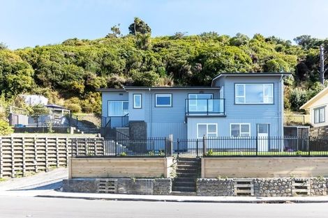 Photo of property in 91 Akaroa Drive, Maupuia, Wellington, 6022
