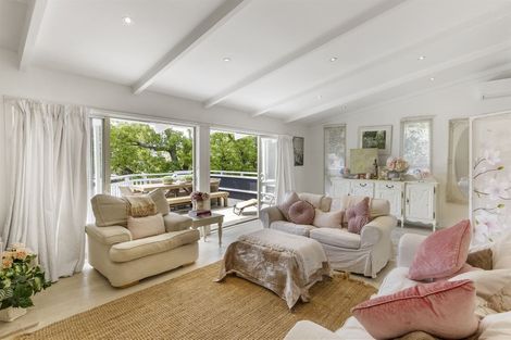 Photo of property in 2 Manaia Place, Mairangi Bay, Auckland, 0630