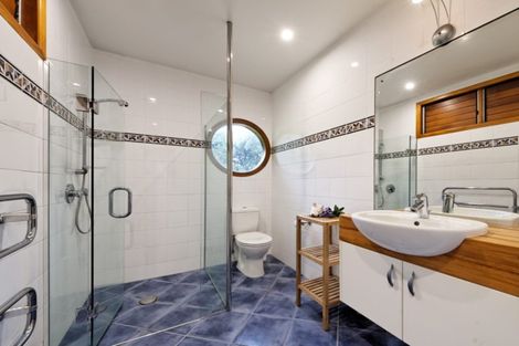 Photo of property in 87 Marine Parade North, Piha, 0772