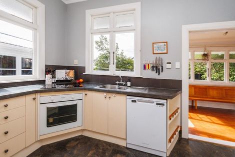 Photo of property in 6 Rosalie Terrace, Kelvin Grove, Palmerston North, 4414