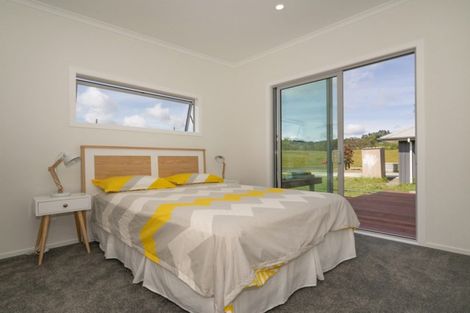 Photo of property in 28 Navigation Drive, Cooks Beach, Whitianga, 3591