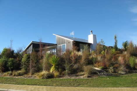 Photo of property in 1 Bovett Place, Wanaka, 9305