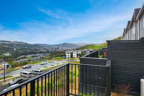 Photo of property in 44 Oakum Road, Whitby, Porirua, 5024