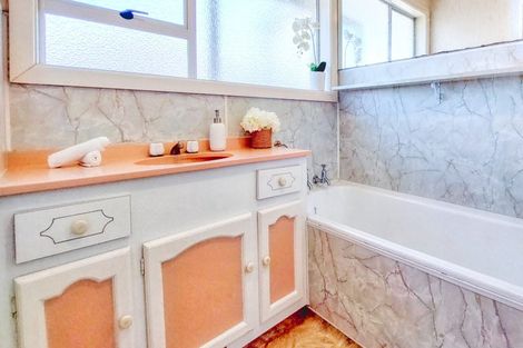 Photo of property in 60 Hargood Street, Woolston, Christchurch, 8062