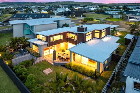 Photo of property in 11 Patiki Place, Omaha, 0986