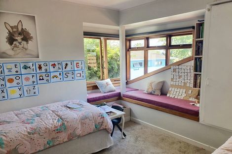 Photo of property in 107 Vauxhall Road, Narrow Neck, Auckland, 0624