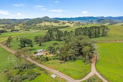Photo of property in 37 Camp Road, Coroglen, Whitianga, 3591